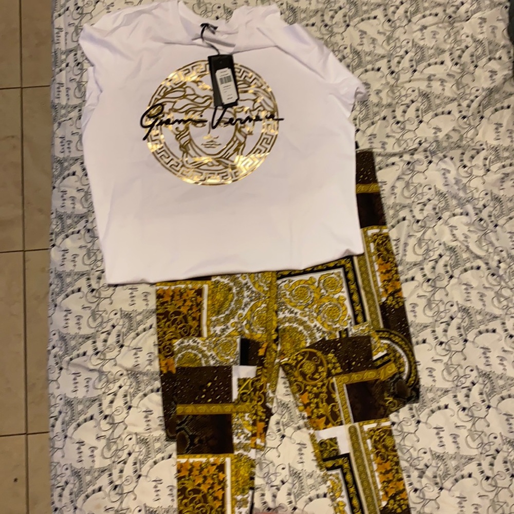 BNWT VERSACE 2 pc size L/48